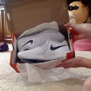 Brand New unused volleyball Shoes - Nike zoom hyperace 2